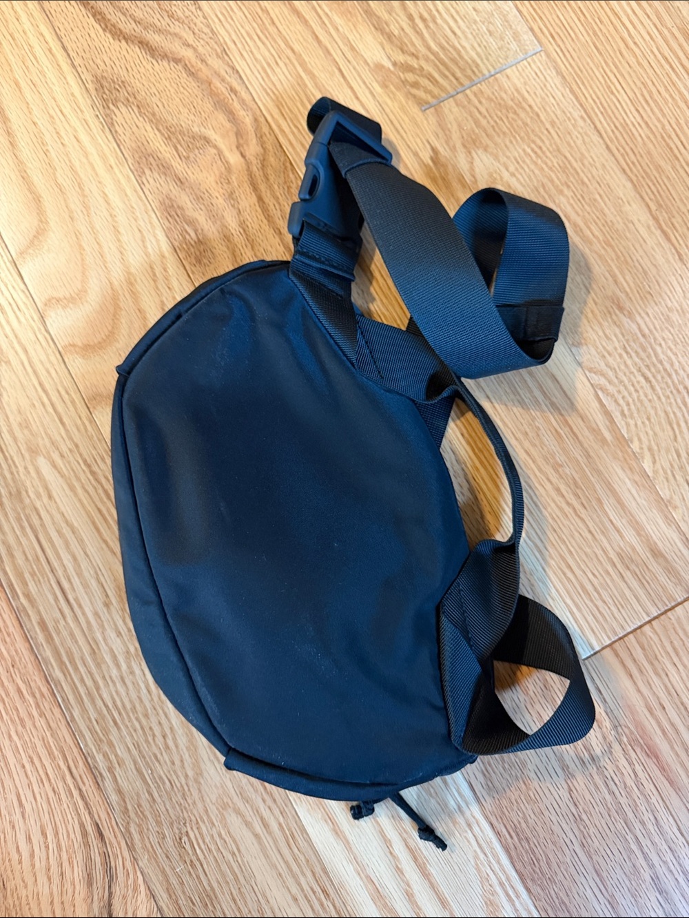 lululemon: all day essentials belt bag - Picture 2 of 5